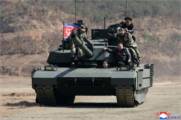 金正恩再攜愛女上陣　金主愛13歲駕駛戰車疑為接班布局