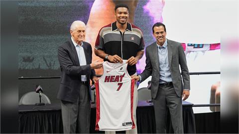 NBA(影)／熱火正式介紹字母哥加盟！總裁萊利暗示還有一位大咖將會降臨