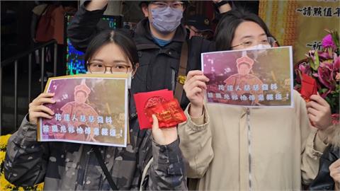 傅崐萁過年遇學生抗議　罷免連署逾7千份二月三日送件
