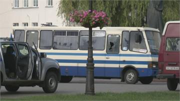烏克蘭槍手挾持公車13人質 要求總統宣傳動保片
