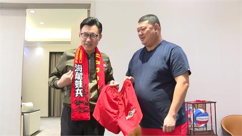 寶刀未老！綠營立委鍾佳濱　喊話藍營江啟臣.游顥挑戰三鐵
