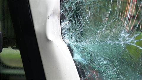陽明山公車追撞八人受傷 3外籍遊客送醫幸無礙