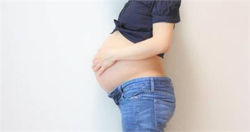 人夫婚前隱瞞「無精症」！孕妻遭當眾羞辱不倫崩潰　秀親子鑑定打臉尪