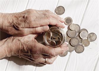 不外食不開冷氣！省錢存到1300萬退休　最後卻活在悔恨中