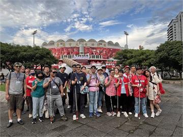 中職／味全龍推動運動平權  邀視障朋友進場「聽」見棒球感動