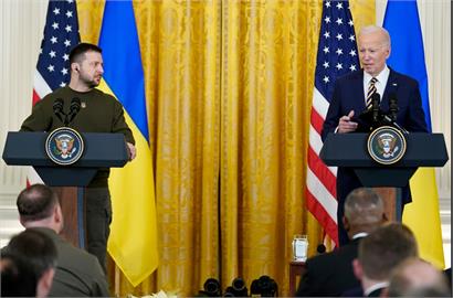 外媒：拜登已告知澤倫斯基　「將提供烏克蘭ATACMS長程飛彈」