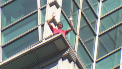 快新聞/霍諾德徒手爬101!網友曝亞洲媽媽心情 「數到3下來」