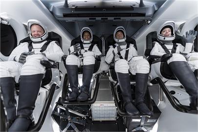 飛向宇宙寫歷史　SpaceX將送全平民組員上太空
