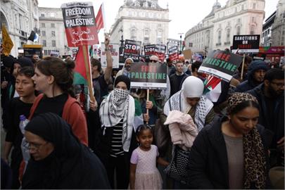 快新聞／英國倫敦10萬人聲援巴勒斯坦　賽普勒斯以國使館遭放爆裂物