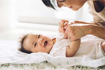 馨朵拉推新品善待媽媽寶寶 享受哺乳按摩親子時光