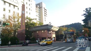 政大生圖書館外設罷免連署站惹議　校方出面回應了