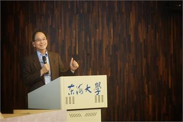 快新聞／游錫堃回母校東海 大方曬35年前畢業照釣出知名學弟喊：學長好！