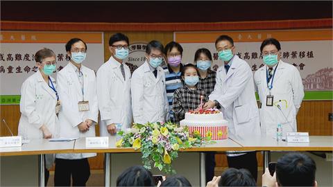 台大完成全台首例活體肺葉移植！　父母「各捐一半肺」救愛女