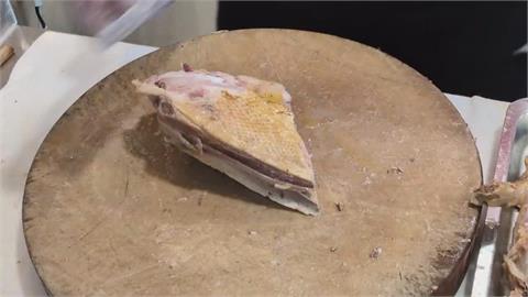 高雄知名鴨肉飯「吃到碎片」　業者坦承疏失、衛生局開罰