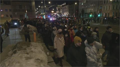 反戰!俄羅斯逾50城市爆示威 　鎮暴警出動至少1700人被捕