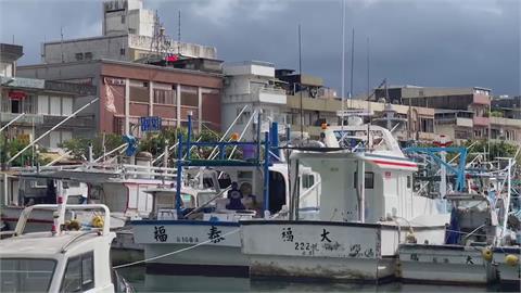 半個月兩個颱風　南方澳海產店生意少2～3成　漁民不能出海無奈