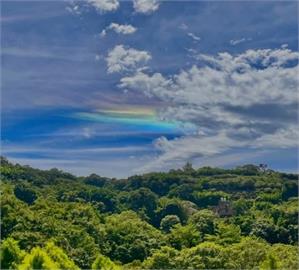 快新聞／颱風前夕陽明山現天文奇景！　七彩光影吸引民眾搶拍