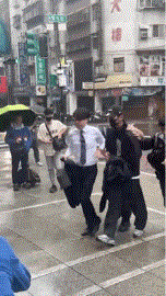 快新聞／藝人閃兵案檢警第三波搜索！帶回陳柏霖、修杰楷、張書偉　到案畫面曝光