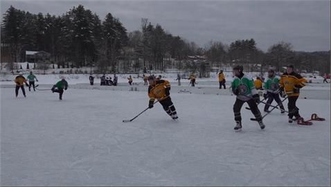 氣候變遷氣溫上升　美國新罕布夏州2月戶外湖上冰球賽受影響