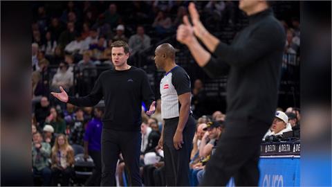 NBA(影)/總教練不忍了!爵士遭無敵雷霆狂電哈迪怒飆球員國罵全都錄