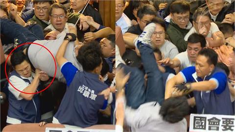 立院大亂鬥衝突不斷　沈伯洋遭藍委毆打「頭朝下」重摔落地