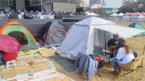台南跨年晚會卡司超堅強！　粉絲提前1週卡位住帳篷