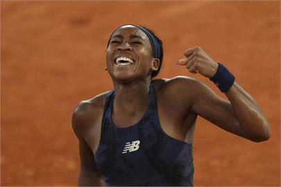 法網(影)/「美國一姊」高芙直落二奪勝!與球后莎巴蓮卡爭大滿貫金盃