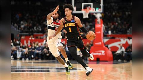 NBA(影)/叫強森的沒有弱者!老鷹強森「連4戰大三元」成魔術強森後歷史第一人