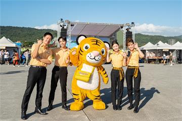 台灣虎航第一線員工2/1起「名牌免寫全名」 桃園空服員工會予以肯定