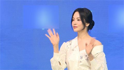 宋慧喬女神降臨台灣　#-#白色禮服露美腿　突秀中文：餓死了！