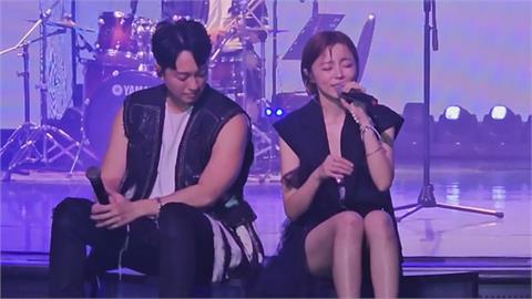 王瞳獻唱〈城裡的月光〉　台上強忍淚水悼念傅子純