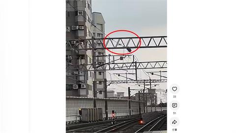 無人機飛越闖豐原車站軌道　碰撞電線設備當場「墜機」