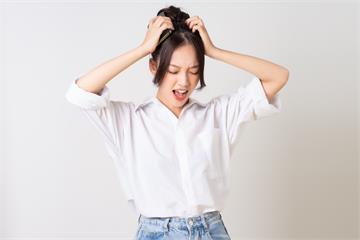 別再拿放大鏡找自己的缺點了 6種接納智慧讓妳拋棄不必要的自責