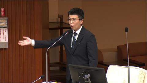 社會局長嗆"有需要這樣嗎" 苗博雅氣炸:躲女童後面規避監督