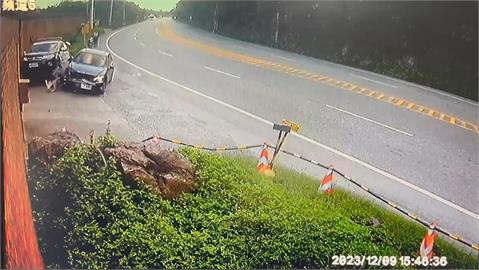 快新聞／扯！花蓮男「開車睡著」撞上值勤警車　女友一度受困車內