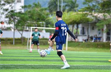 瘋世足賽「腳癢」小心出大事！   倒掛金勾傷尾椎、頭槌造成腦震盪
