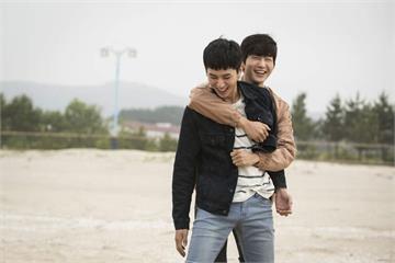 挑戰韓國禁忌話題《換季男友》有多少媽媽能接受自己兒子是同性戀？