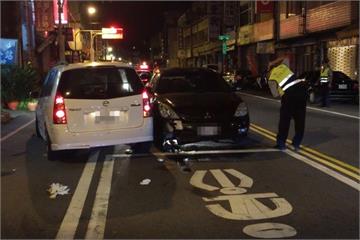 搶生意反目！姊夫、小舅子街頭追逐撞警車