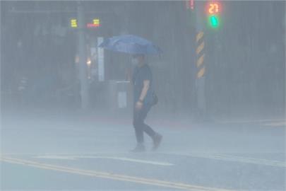 大雷雨往南猛灌3縣市　示警區域出爐