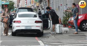 熊熊愛上「霓」1／熊霓爆新戀情！高帥男撐傘接送陪回新竹見父母　互動融洽如準女婿