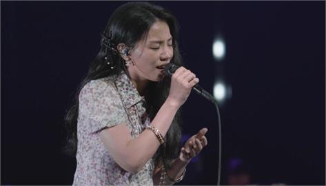 快新聞／挑戰創作教母神曲！　洪佩瑜金嗓重現〈無言花〉與江蕙「再續前緣」