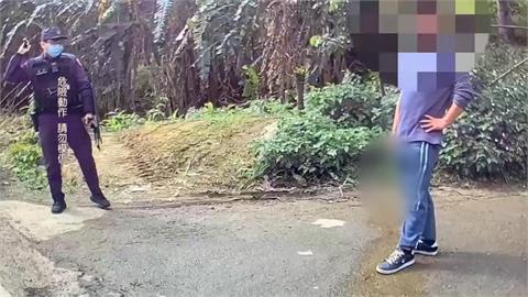 桃園男手持鐮刀暴走 警方口頭勸降成功逮人