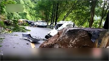 雨彈襲四川  土石坍方砸車  土石流釀1死