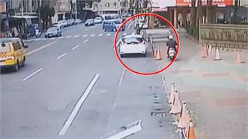 幼兒園接送驚魂！怪男強拉車門、拍窗