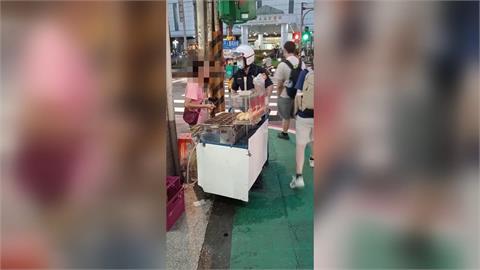 不滿被員警取締！　紅豆餅攤違規還怒嗆警　攤車慘被扣