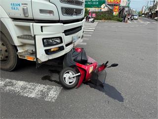 【有片】命大！7旬婦遭水泥車輾過　送醫無生命危險