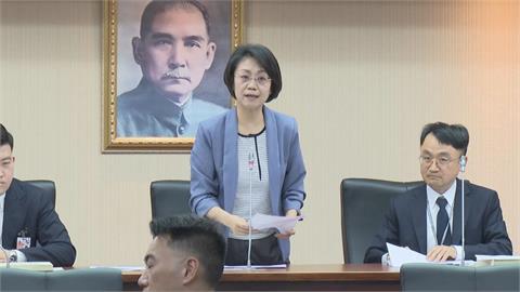 藍白少1人翁曉玲「沒收表決」散會　綠怒：有史以來最離譜的主席