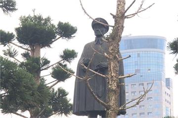 基隆民眾陳情  呼籲搬遷兩座蔣介石銅像