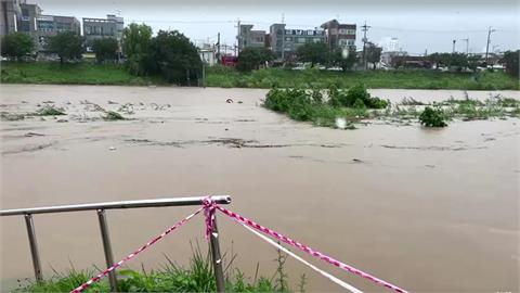 南韓洪災淹車行地下道15車 至少31死16失蹤
