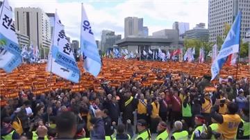 不滿開放拼車服務軟體 南韓運將集體抗議